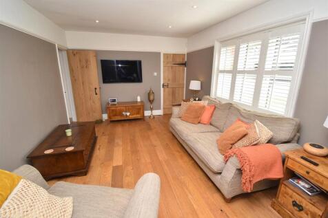 Sitting Room2.JPG