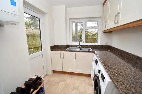 UTILITY ROOM.JPG