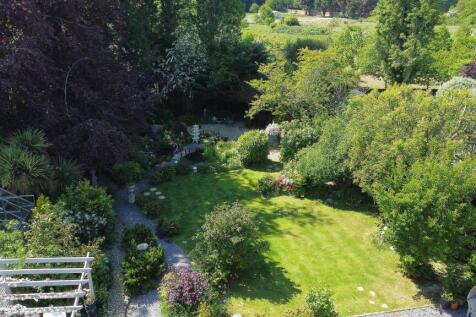 Garden Drone.JPG