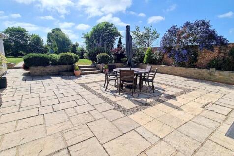 MAIN PATIO 2.jpg