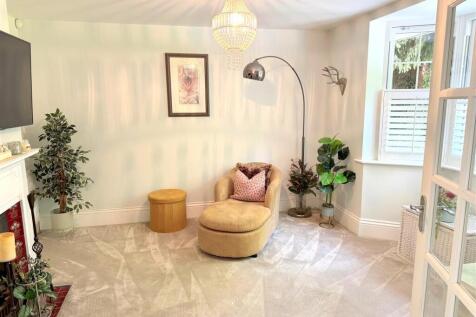 family room -v.jpg