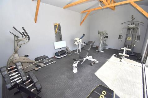GYM-OUTBUILDING.JPG