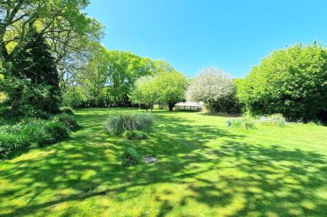 GARDEN 2.jpg