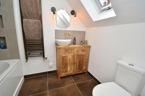Ensuite-001.JPG