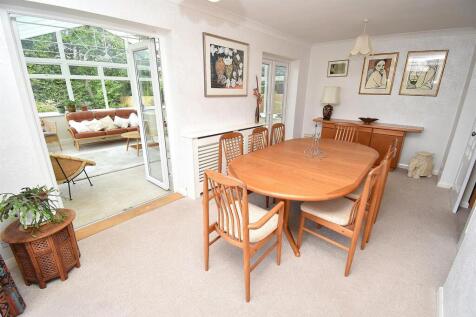 DINING ROOM.JPG
