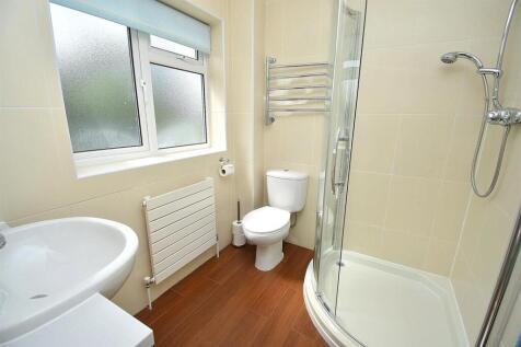 EN SUITE.JPG
