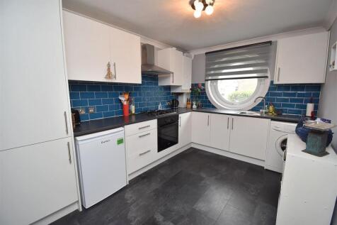 Kitchen.JPG