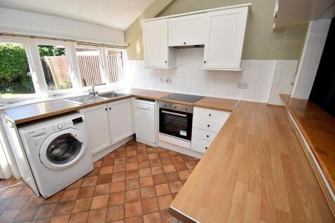 KITCHEN 1.JPG