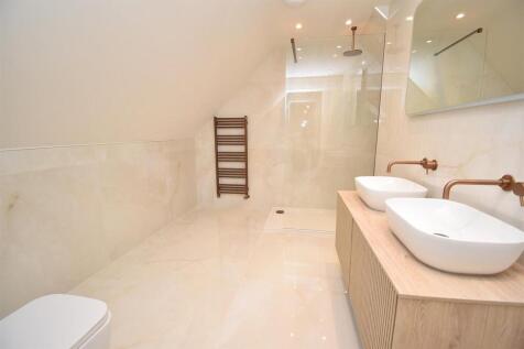 Ensuite-001.JPG