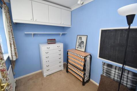 Bedroom-001.JPG