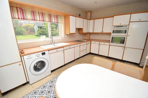 KITCHEN BREAKFAST ROOM.JPG