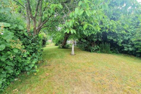 GARDEN 2.jpg