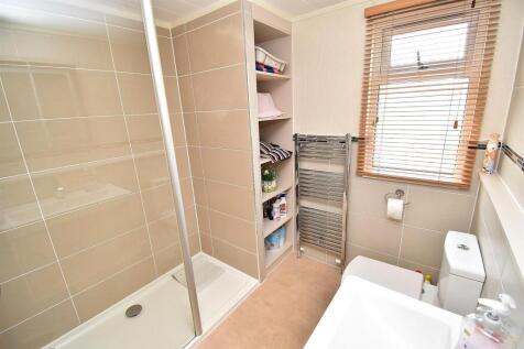 MAIN SHOWER ROOM.JPG