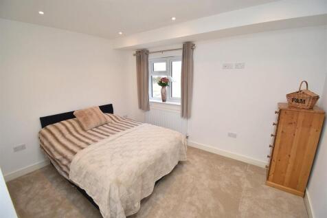 Bedroom-001.JPG