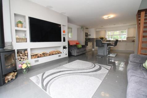 Lounge-Kitchen.JPG