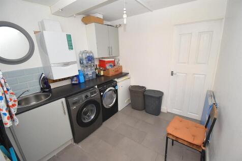 UTILITY ROOM.JPG