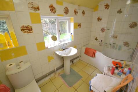 Bathroom.JPG