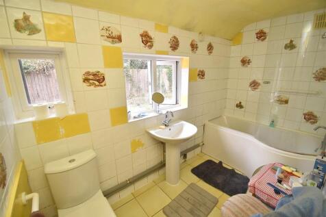Bathroom.JPG