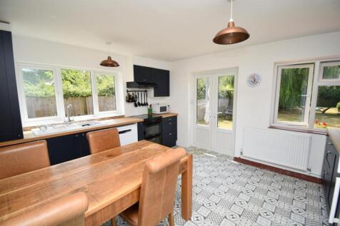 KITCHEN BREAKFAST ROOM.JPG