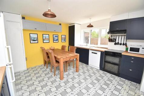 KITCHEN BREAKFAST ROOM 2.JPG