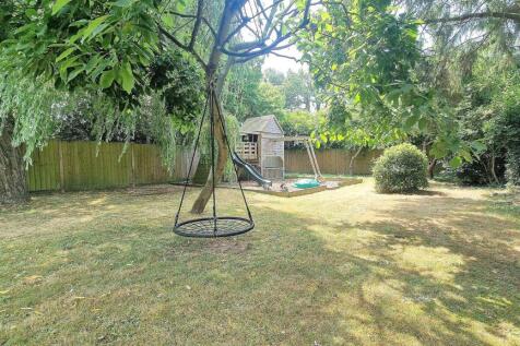 REAR OF GARDEN.jpg