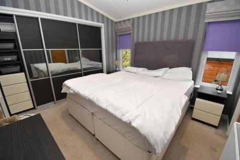 BEDROOM ONE.JPG