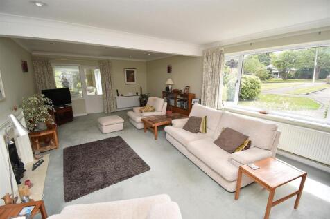 Lounge1.JPG
