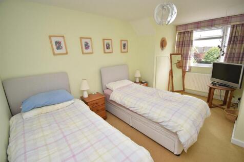 Bedroom-001.JPG