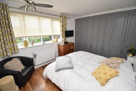 Bedroom One1.JPG