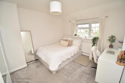 Bedroom.JPG