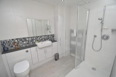 Shower Room.JPG