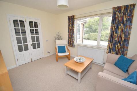 Dining Room-Snug.JPG