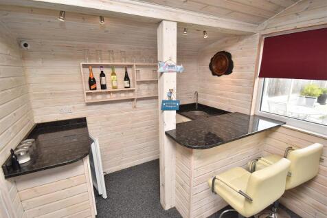 Outbuilding3.JPG
