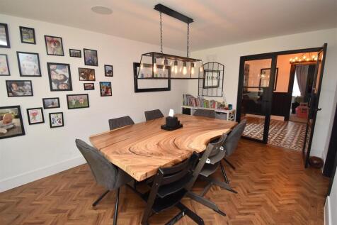 Dining Room.JPG