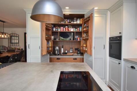 Pantry.JPG