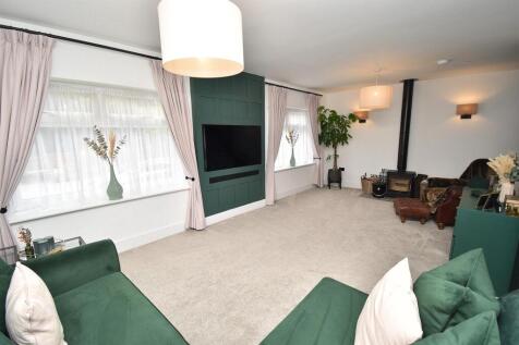 Lounge1.JPG