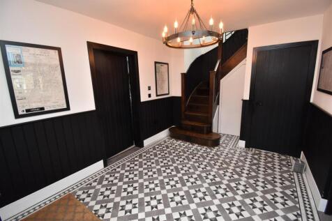 Hallway.JPG