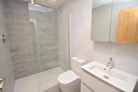 Shower Room Landing.JPG