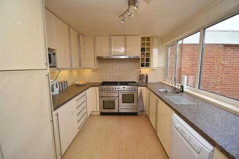 Kitchen.JPG