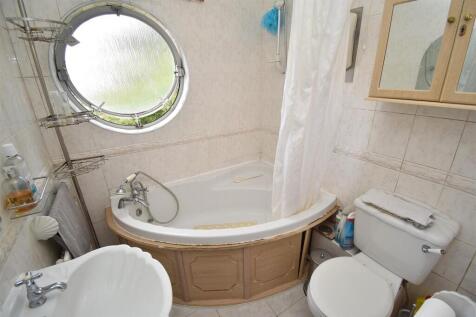 Bathroom.JPG