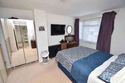 BedroomOne.JPG