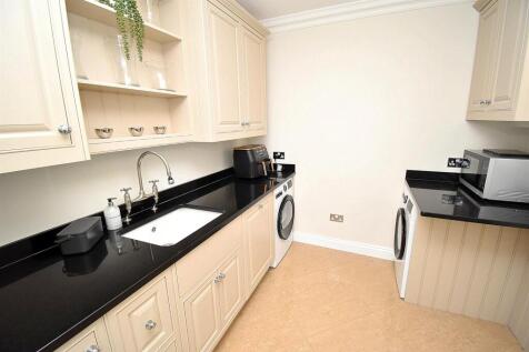 UTILITY ROOM.JPG