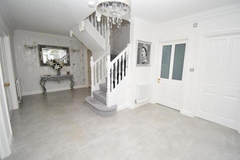ENTRANCE HALL.JPG