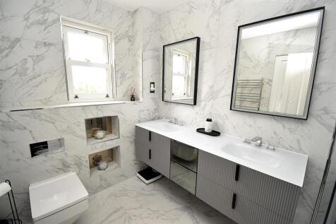 ENSUITE PT 1.JPG