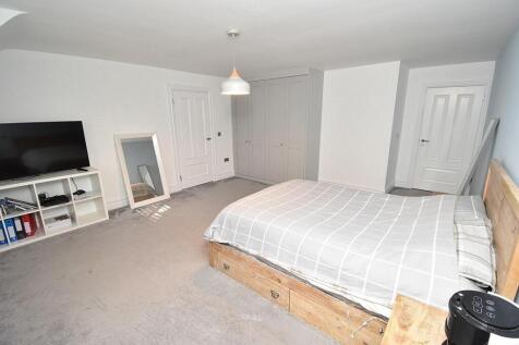 Bed 3.JPG
