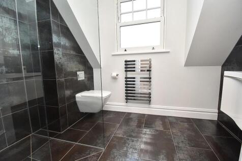 En-Suite 3.JPG