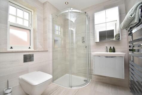 En-Suite 4.JPG