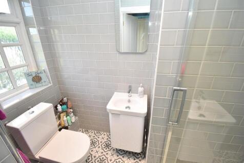 Ensuite.JPG