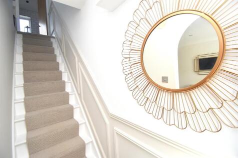 STAIRWELL (2).JPG