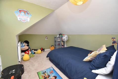 Bedroom Upstairs.JPG